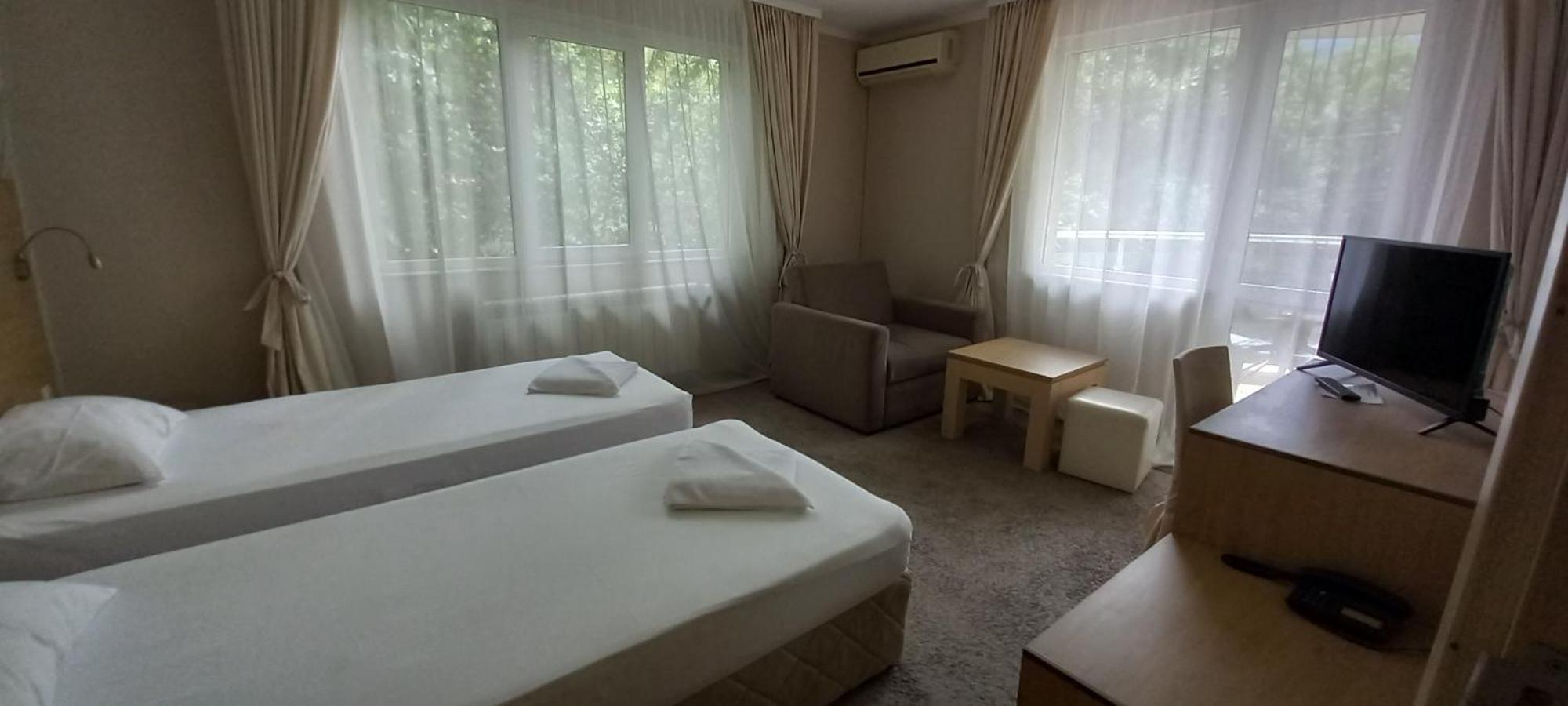 Family Diana Hotel